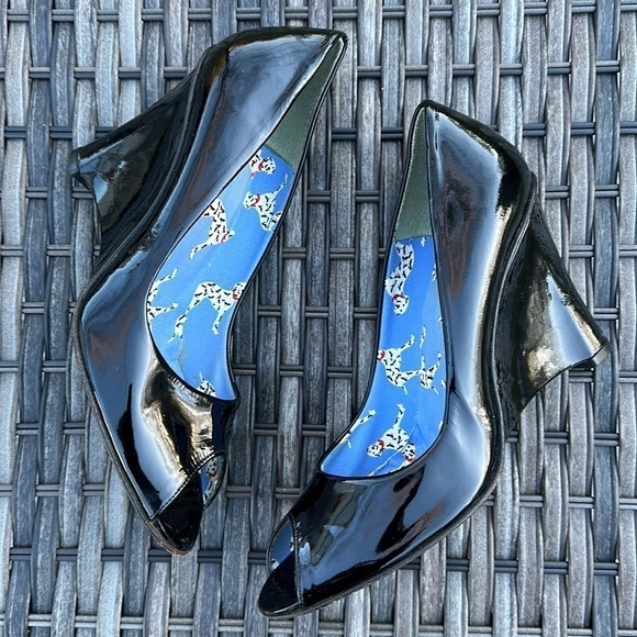 Stuart WEITZMAN Black Patent Leather Peep Toe Wedges - Picture 11 of 16